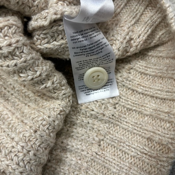 Minimum M loose knot cream cardigan in excellent condition! Great for spring - Picture 10 of 14